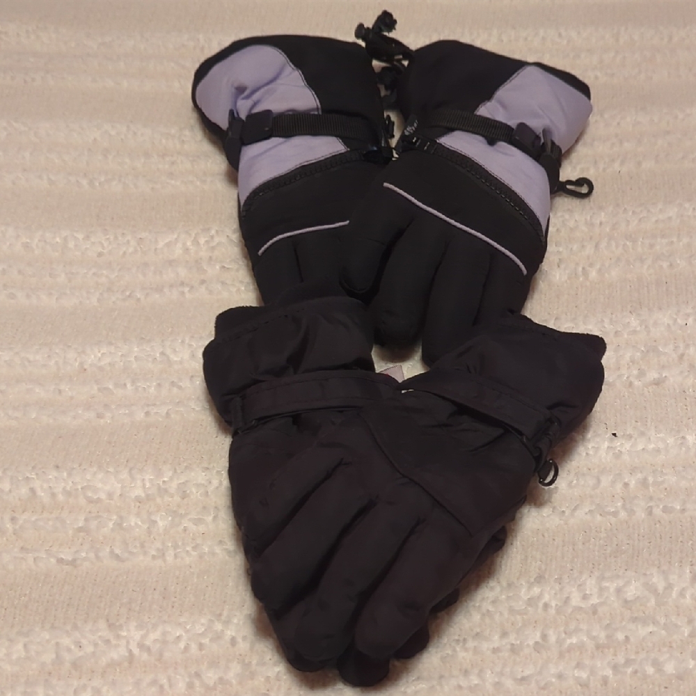 2 Sets Of Small Snow Gloves, 1 Black & Gray Winter, 1 Al